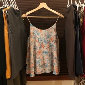 HP!! Beautiful NWOT boutique top